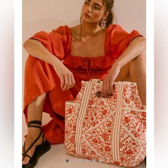 Free People Handbags - FREE PEOPLE Printed Caravan Tote Bag in Red Tile